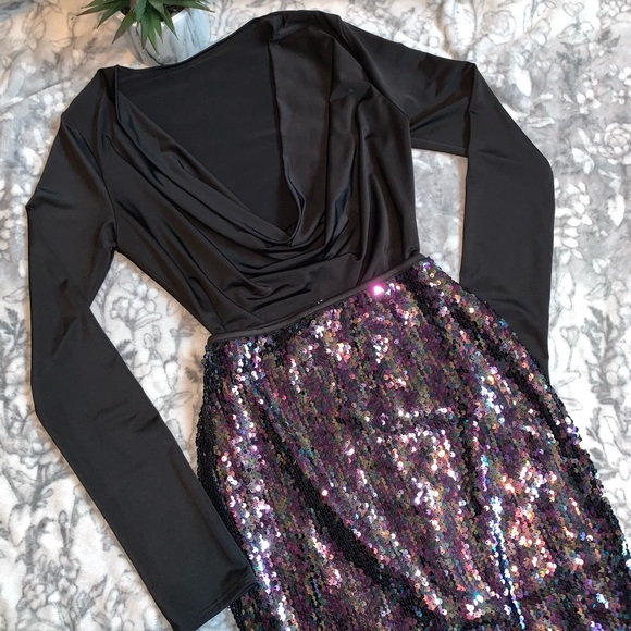 🧜🏼‍♀️ Shop 17 Sequined Pencil Skirt - Picture 11 of 13